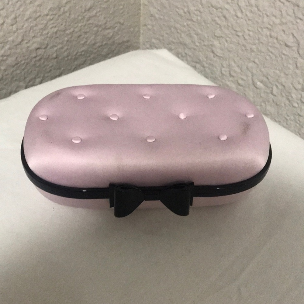 Mac makeup clutch